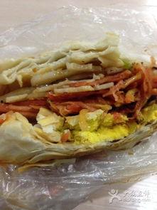 头条小吃菜夹馍图片,夹馍的独特风味与诱人魅力”